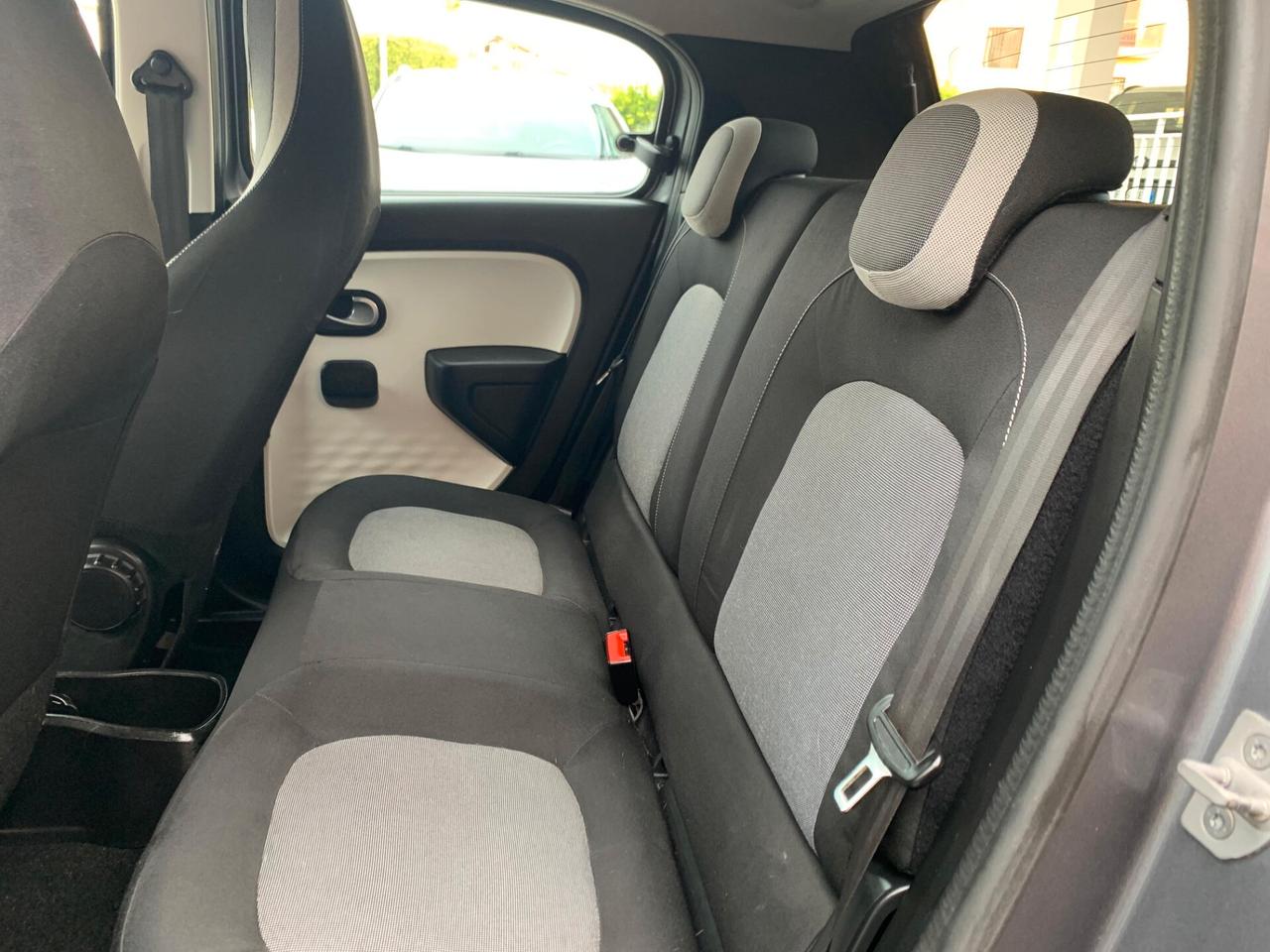 Renault Twingo SCe EDC La Parisienne