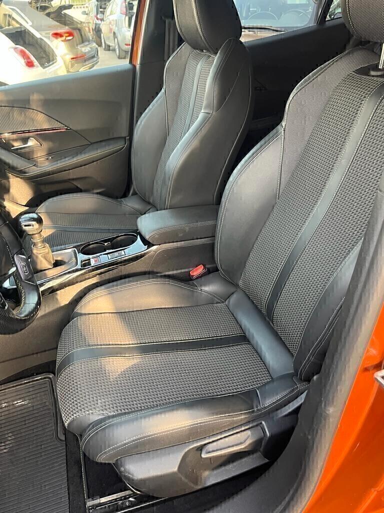 Peugeot 2008 BlueHDi 100 S&S GT Line BICOLOR