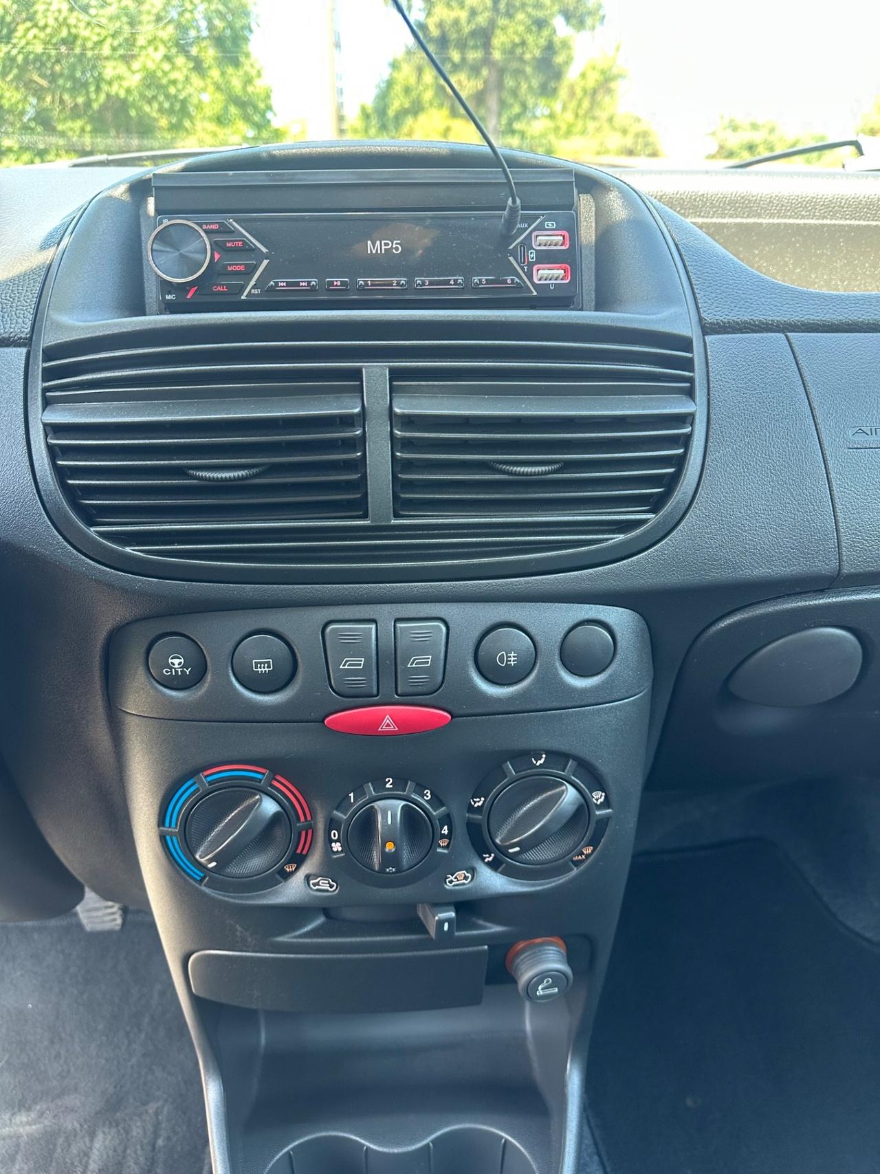Fiat Punto 1.3 mtj 5 porte da vetrina