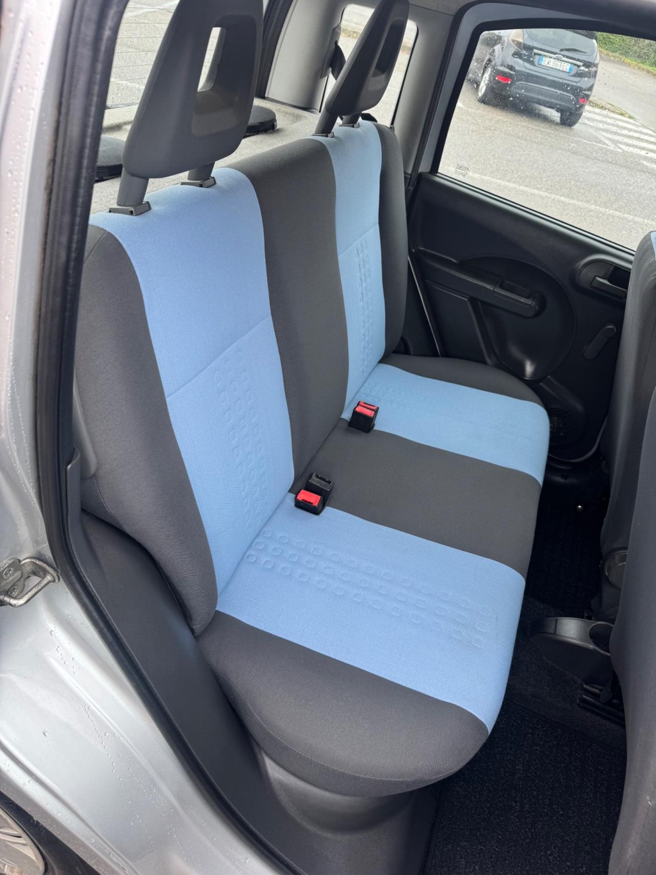 Fiat Panda idonea ai neopatentati 5 posti