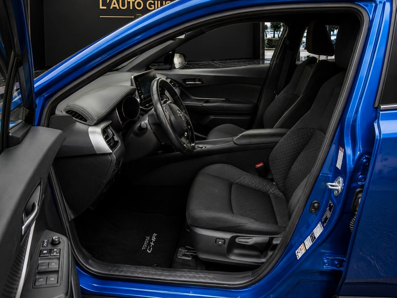 Toyota C-HR 1.8 Hybrid E-CVT Business
