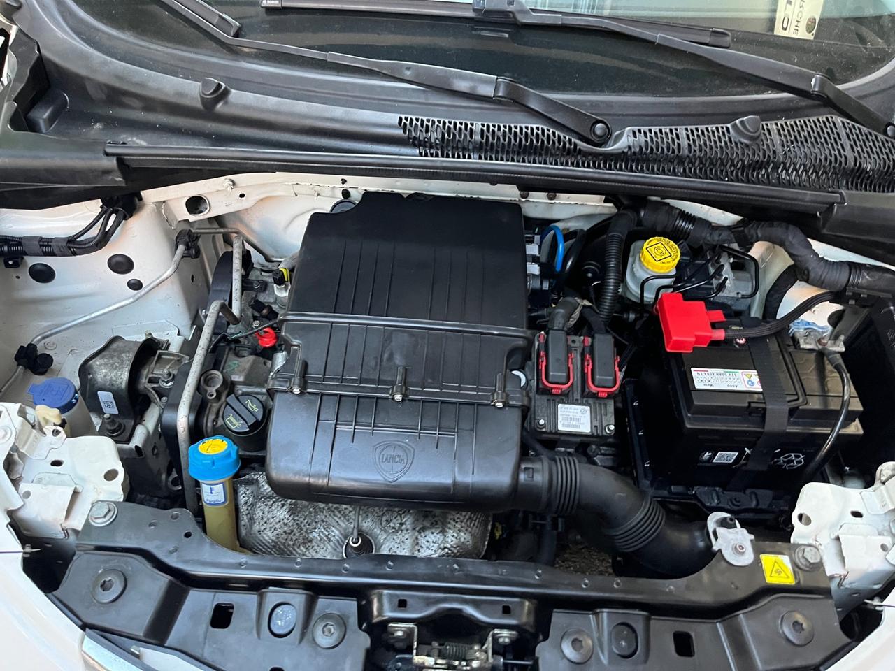 Lancia Ypsilon 1.2 69 CV 5 porte S&S Gold