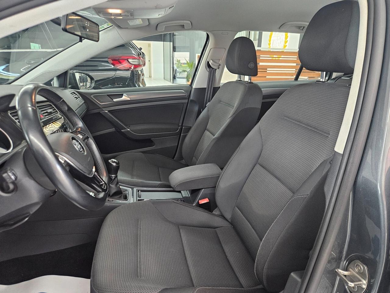 Volkswagen Golf Variant 1.4 tgi Business 110cv