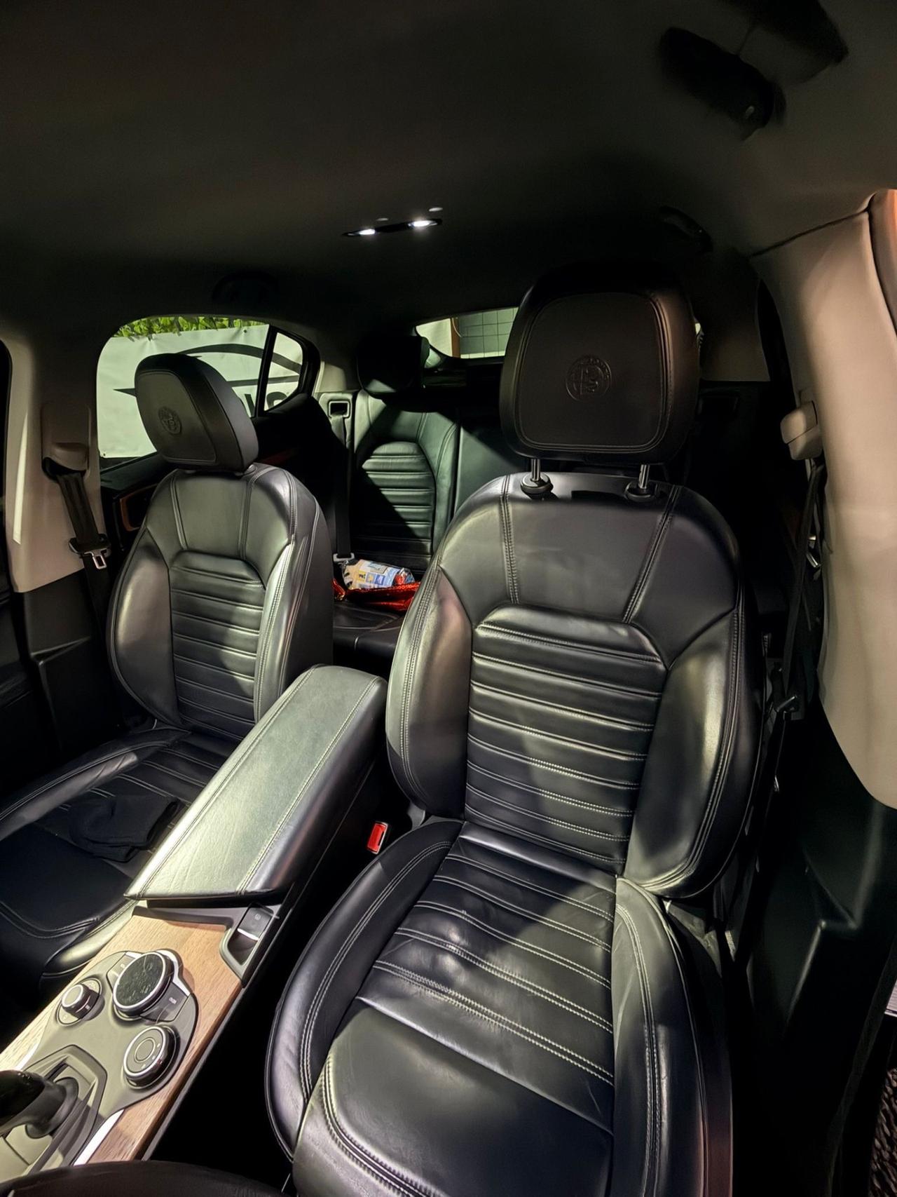 Alfa Romeo Stelvio 2.2 Jtdm Q4 Super