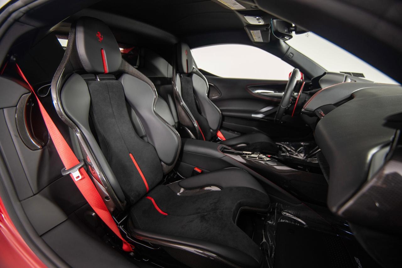 Ferrari SF90 Stradale NOLEGGIO LUNGO TERMINE - LEASING FULL INCLUSIVE