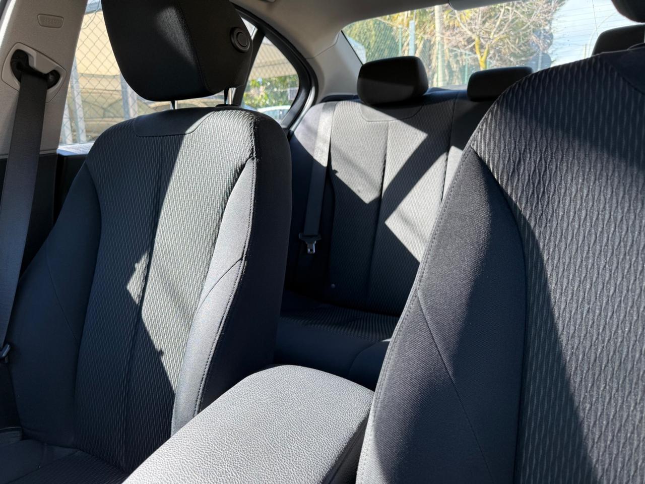 Bmw 318D 2.0D 143cv Berlina SPORT DA VETRINA2015