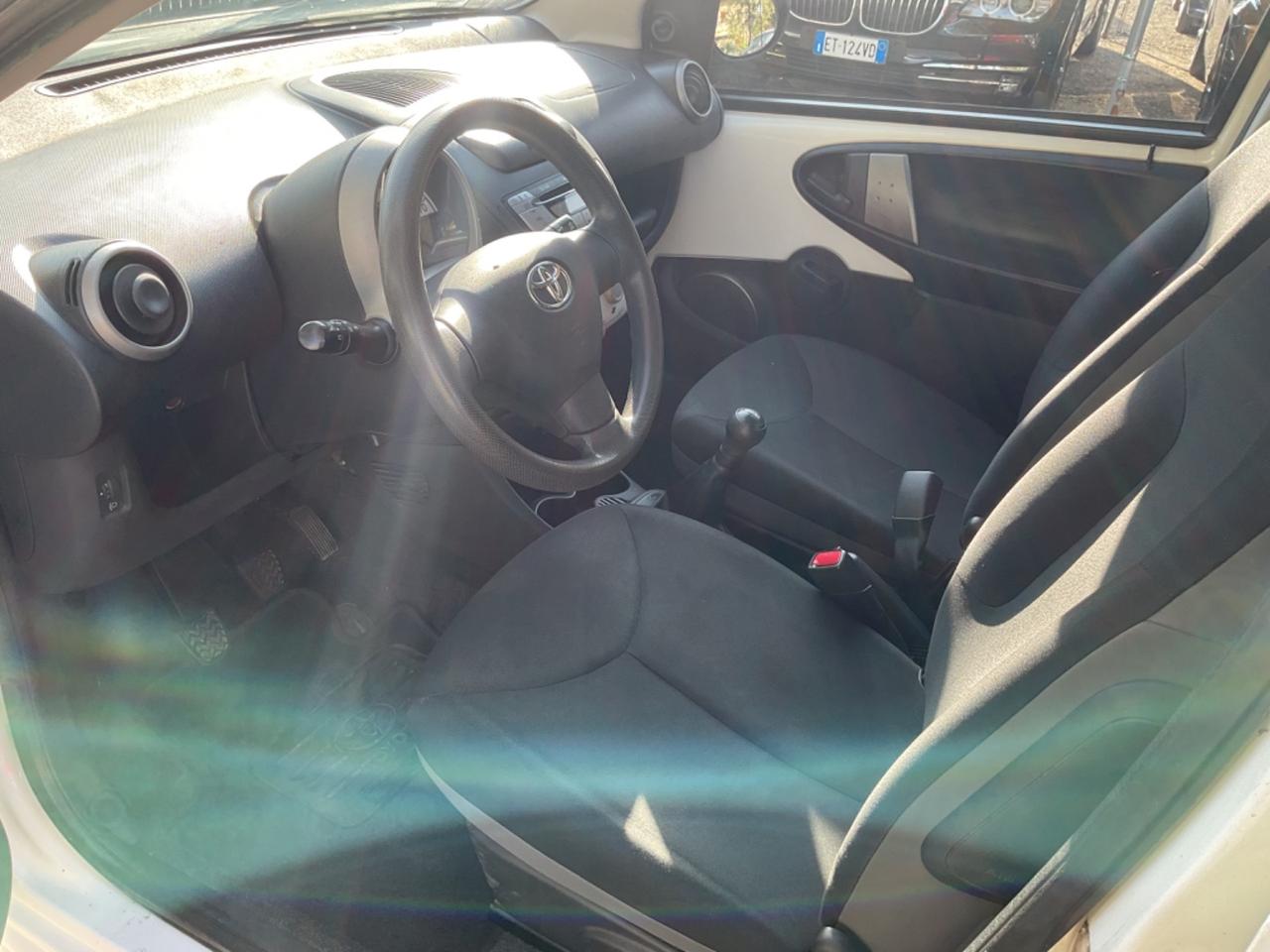 Toyota Aygo 1.0 5 porte Connect OK NEOPATENTATI