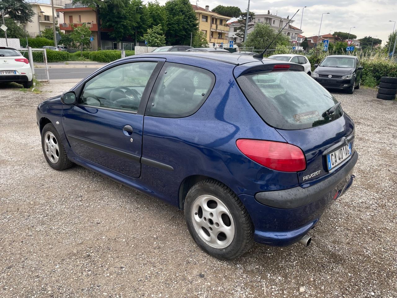 Peugeot 206 1.1 3p. XT