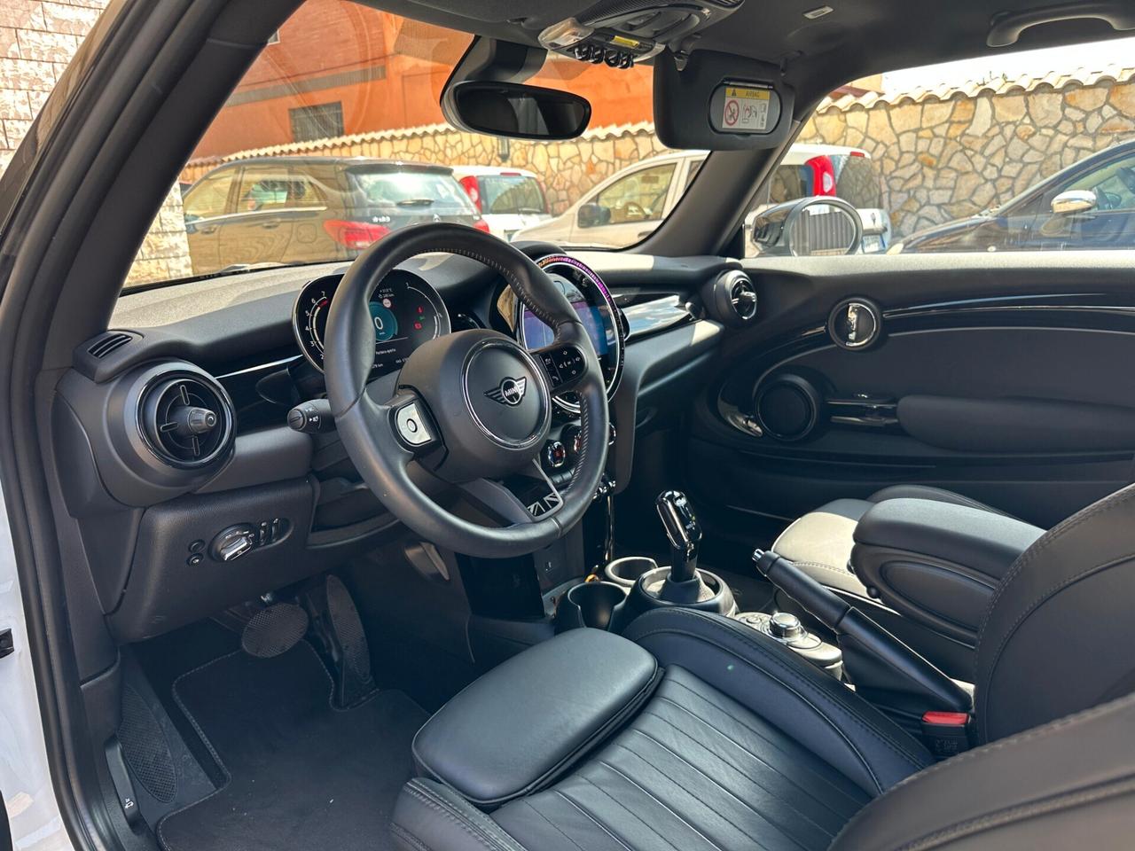 Mini 1.5 Cooper Resolute Yours Full Optional