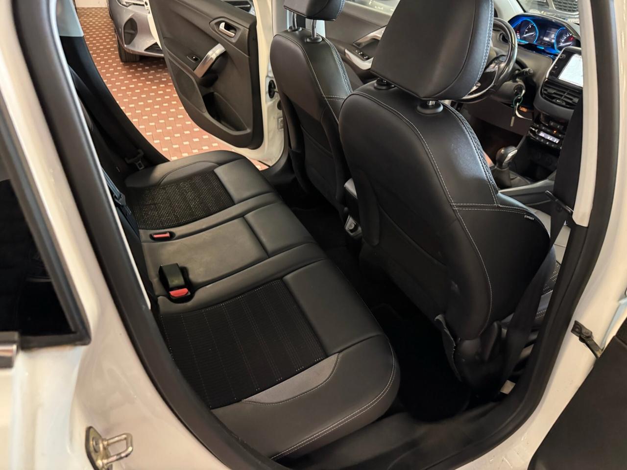 Peugeot 2008 1.2 VTi 82CV Allure NEOPATENTATI - FINANZIABILE