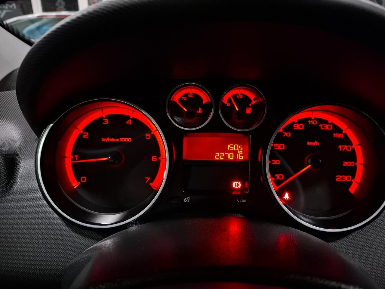 Peugeot 308 1.4 VTi benzina Neopatentato