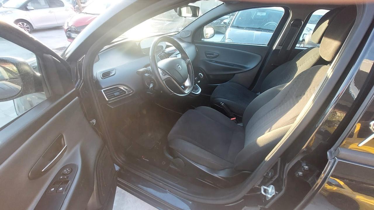 Lancia Ypsilon 1.2 69 CV 5 porte 2014