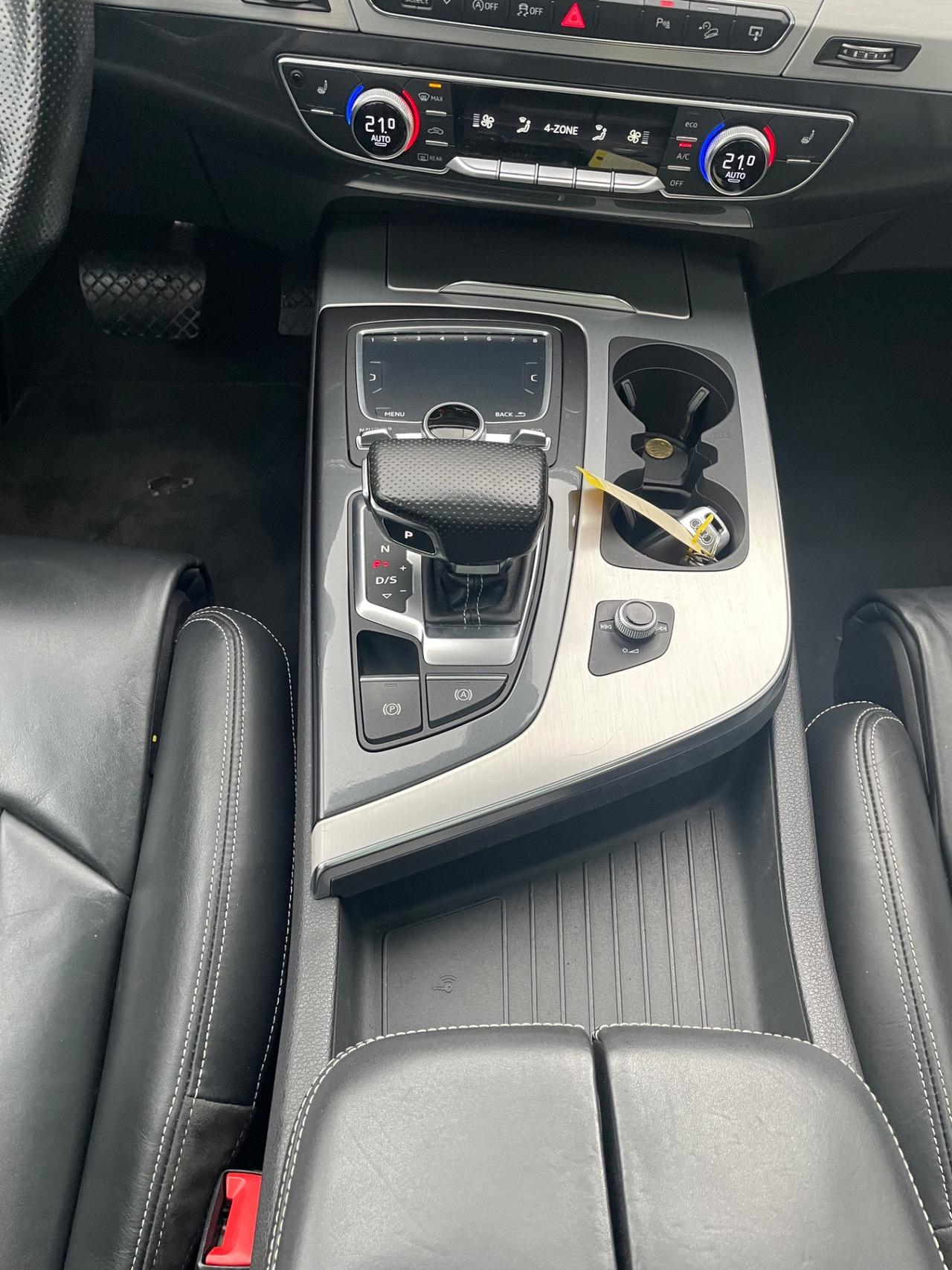 Audi Q7 3.0 TDI 272 CV quattro*Automatik*S line*Tetto*Pelle