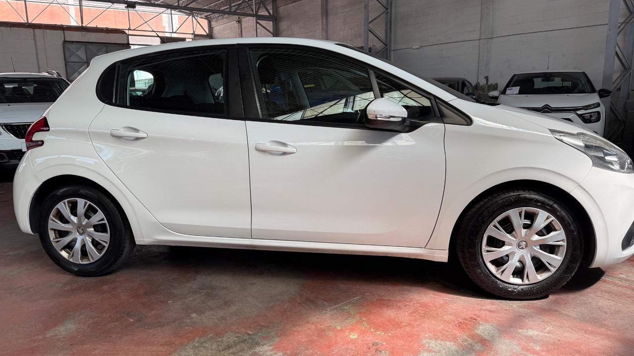 Peugeot 208 PureTech 82 5 porte Allure