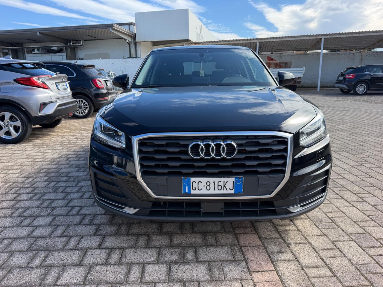 Audi Q2 30 TDI S tronic Identity Black