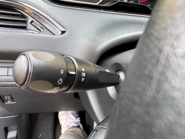 PEUGEOT 208 1.4 8V HDi 68CV 5p. DIESEL
