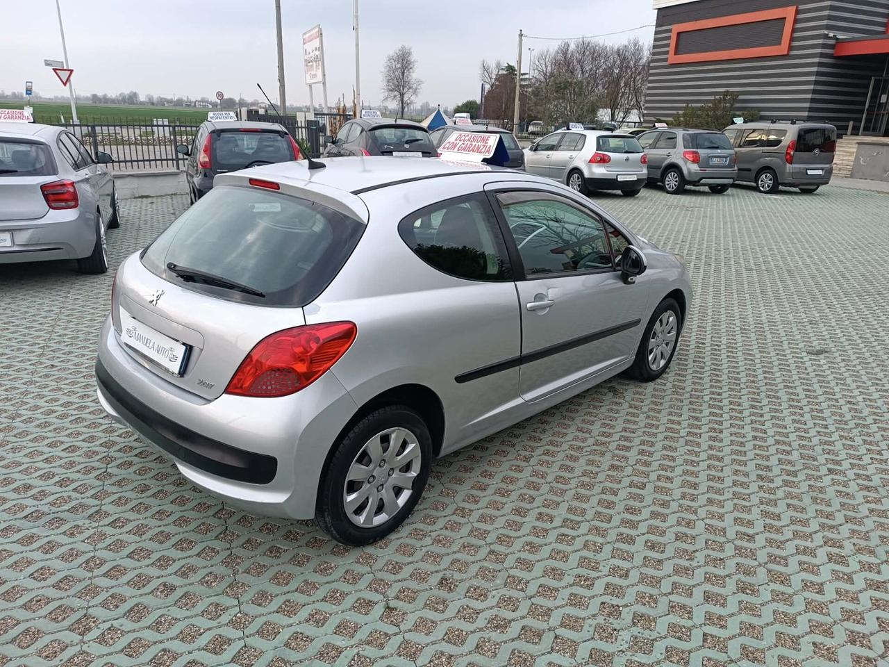 Peugeot 207 1.4 8V 75CV 3p. ONE Line