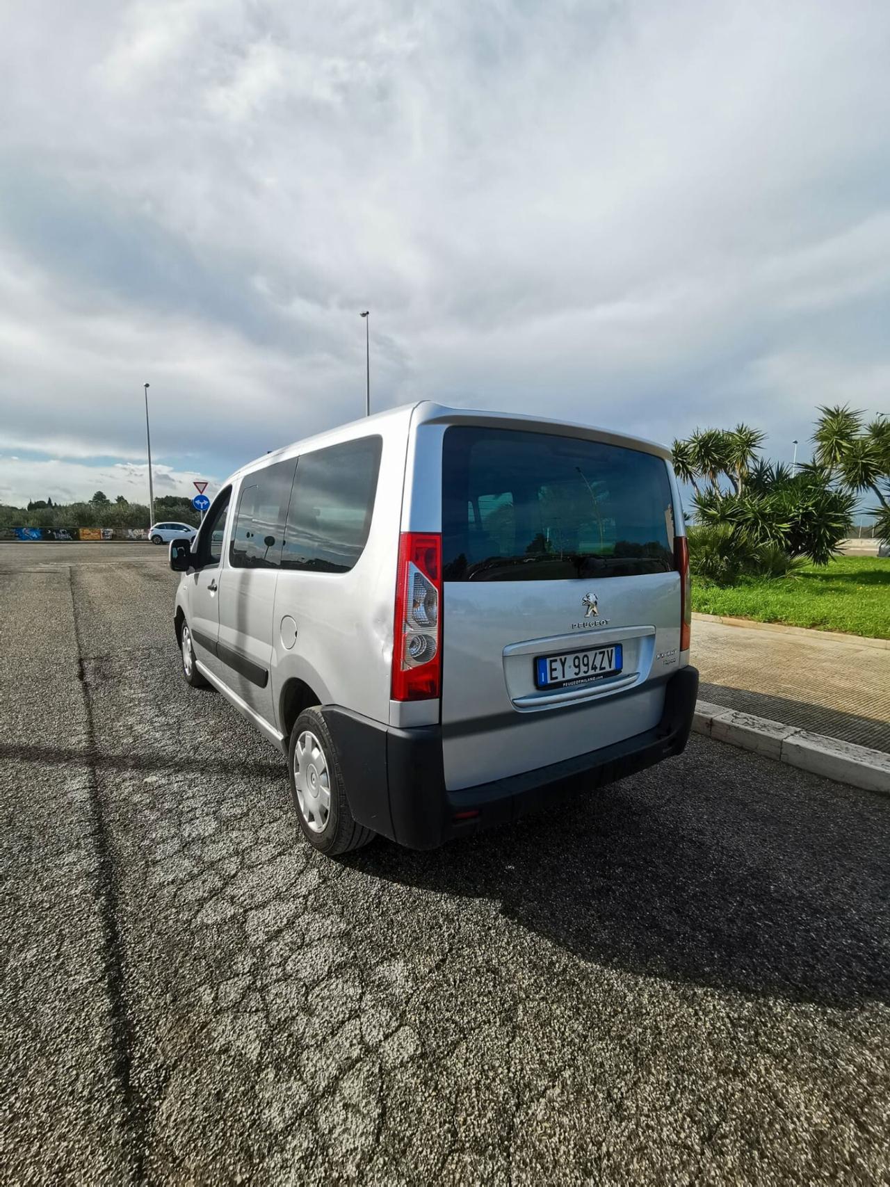 Peugeot Expert 2.0 HDi 125CV PL-TN 12Q Vetrato
