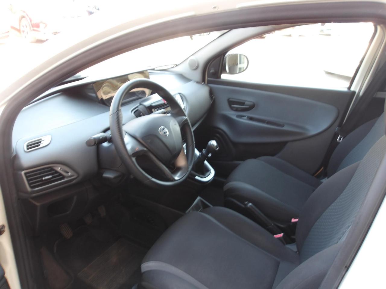 LANCIA YPSILON 1.2 5p Silver 69cv