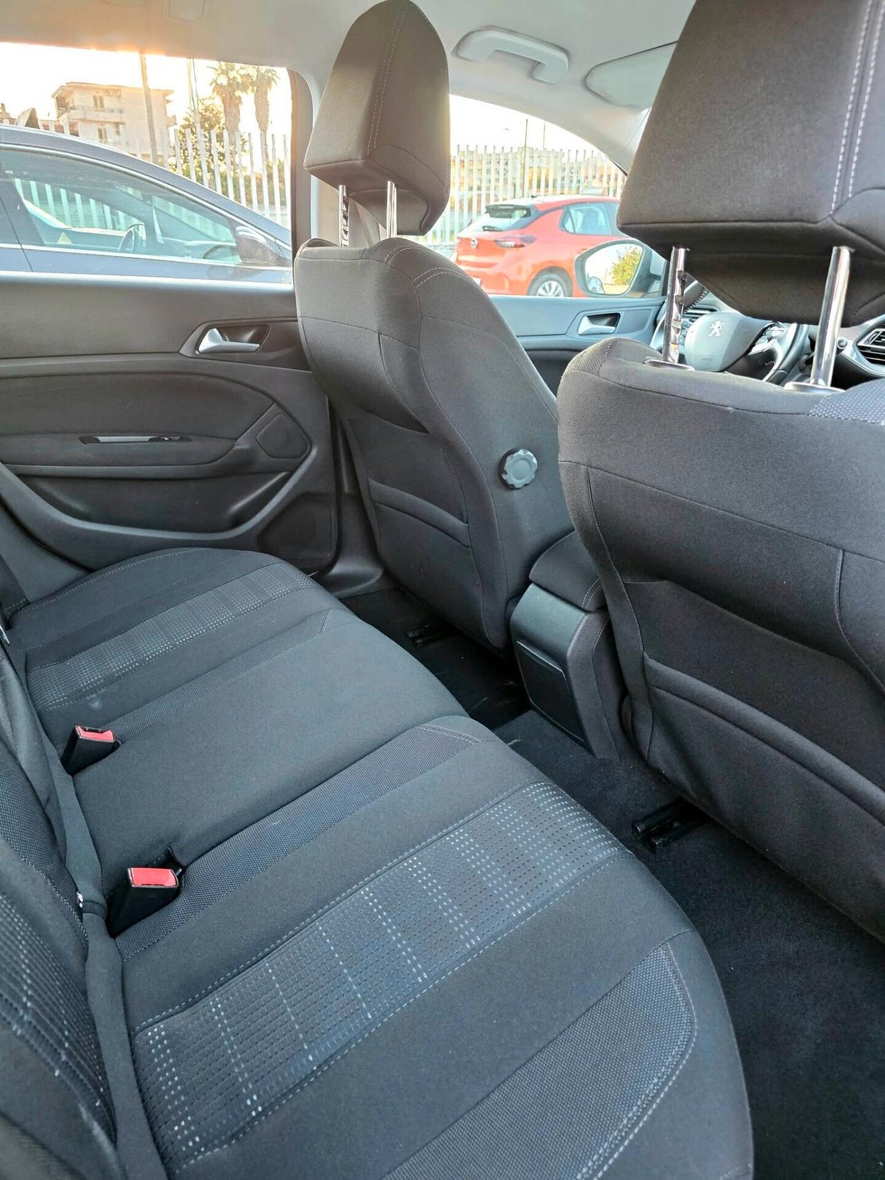 Peugeot 308 BlueHDi 120 S&S SW Allure