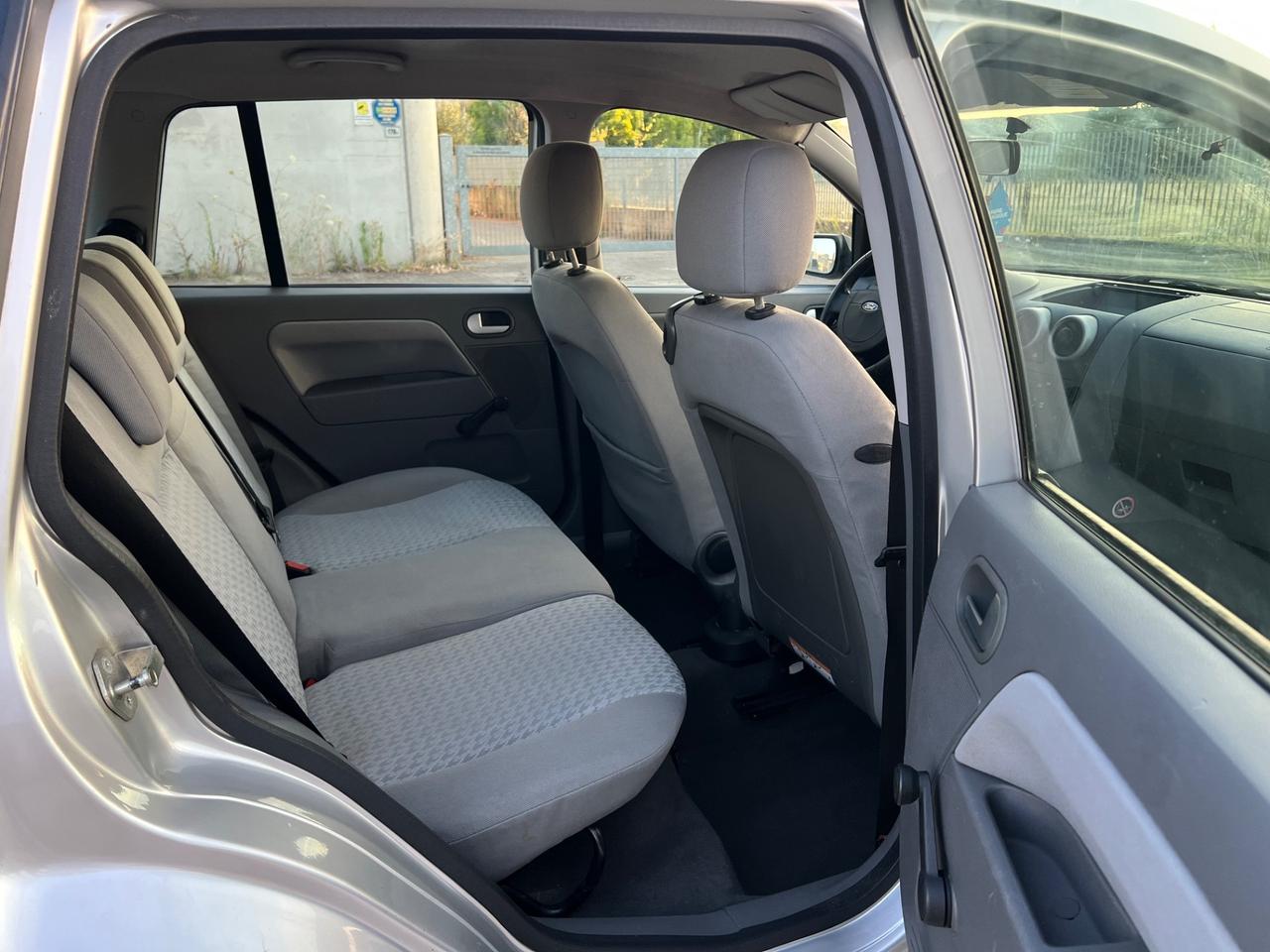 Ford Fiesta 1.2i 16V cat 5 porte Ambiente