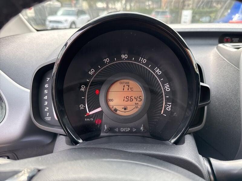 Toyota Aygo Connect 1.0 VVT-i 72 CV 5 porte x-play