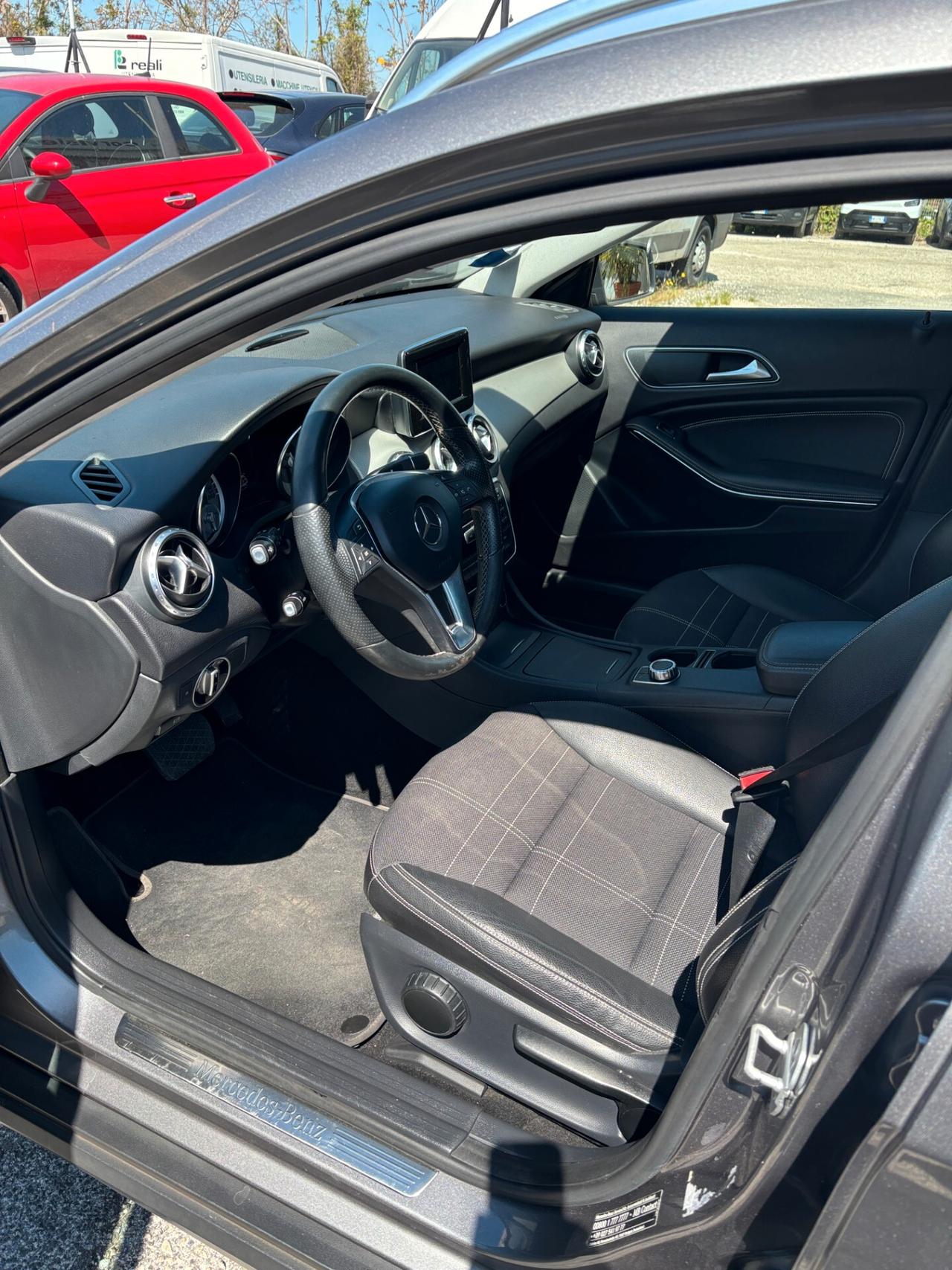 Mercedes-benz GLA 200 d Automatic Premium