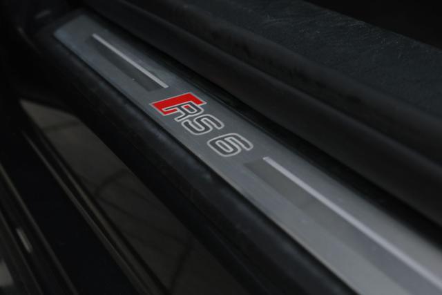 AUDI RS6 Avant 4.0 TFSI V8 quattro tiptronic
