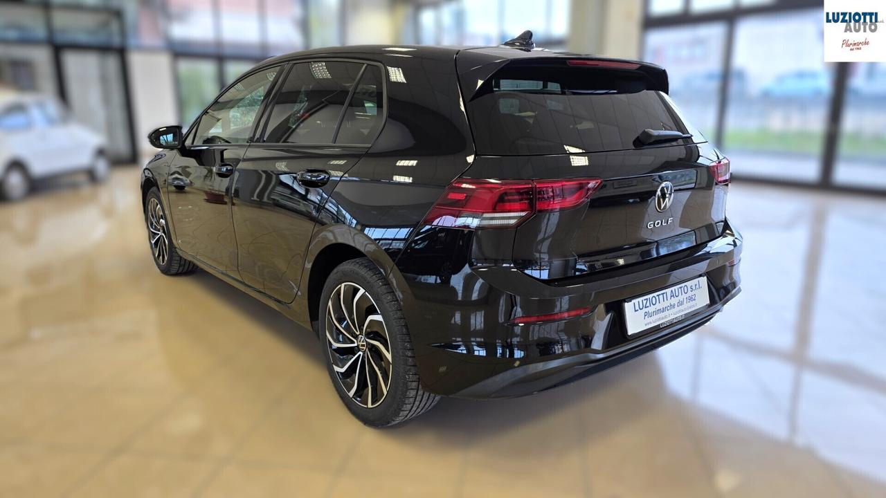 Volkswagen Golf 8 1.0 TSI 110CV LIFE