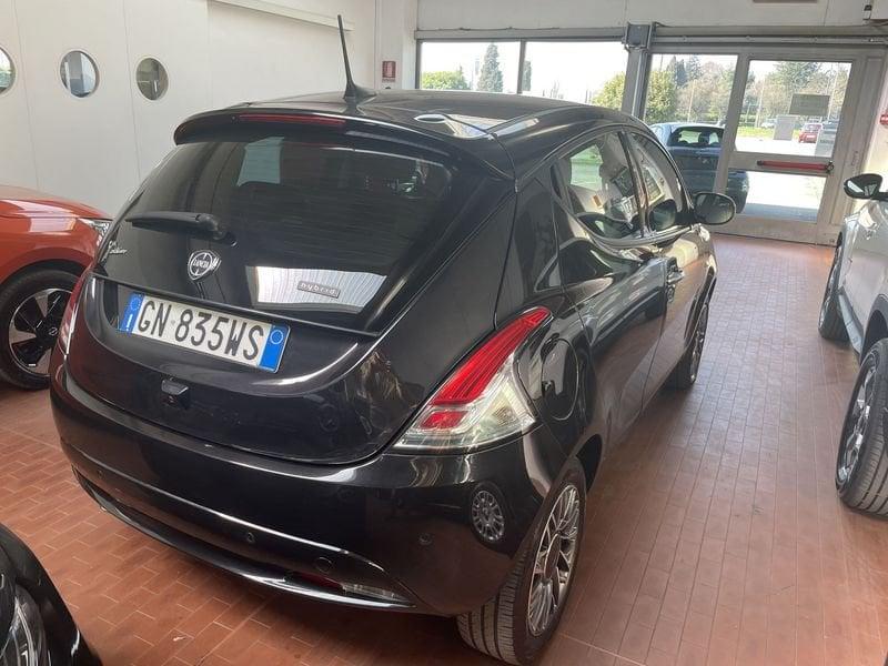 Lancia Ypsilon 1.0 FireFly 5 porte S&S Hybrid Gold Plus