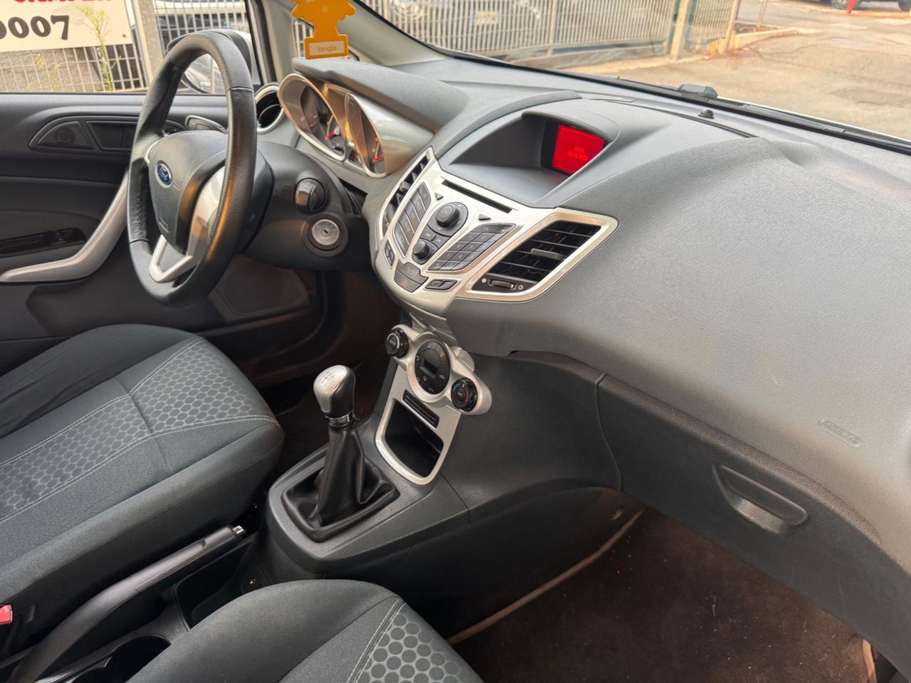 Ford Fiesta 1.2 82 CV 5 p neopaten garanzia 12 mesi