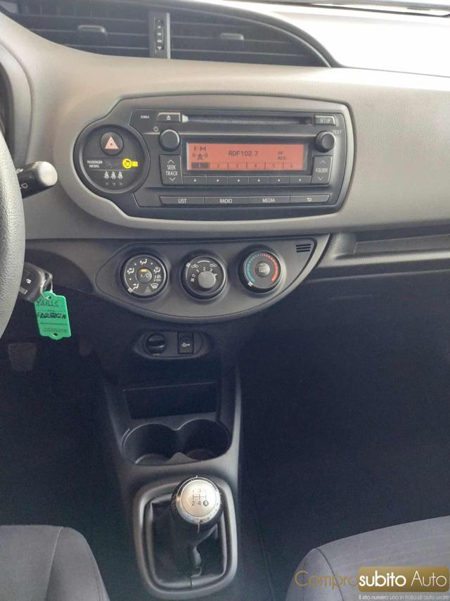 TOYOTA Yaris 1.0 5 porte Lounge ( Garanzia 12 Mesi)