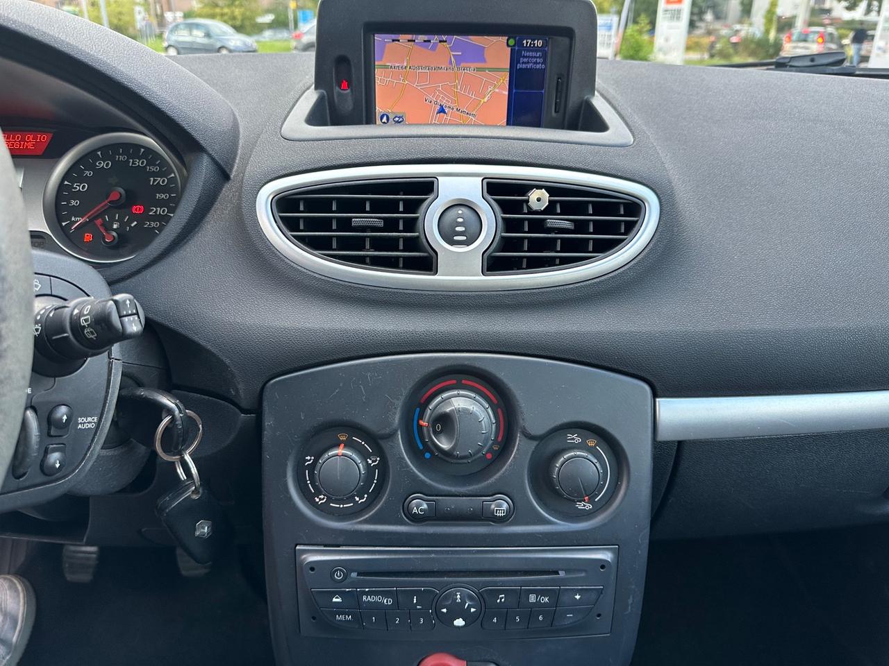 Renault Clio 1.2 16V 5 porte BENZINA NEOPATENTATI