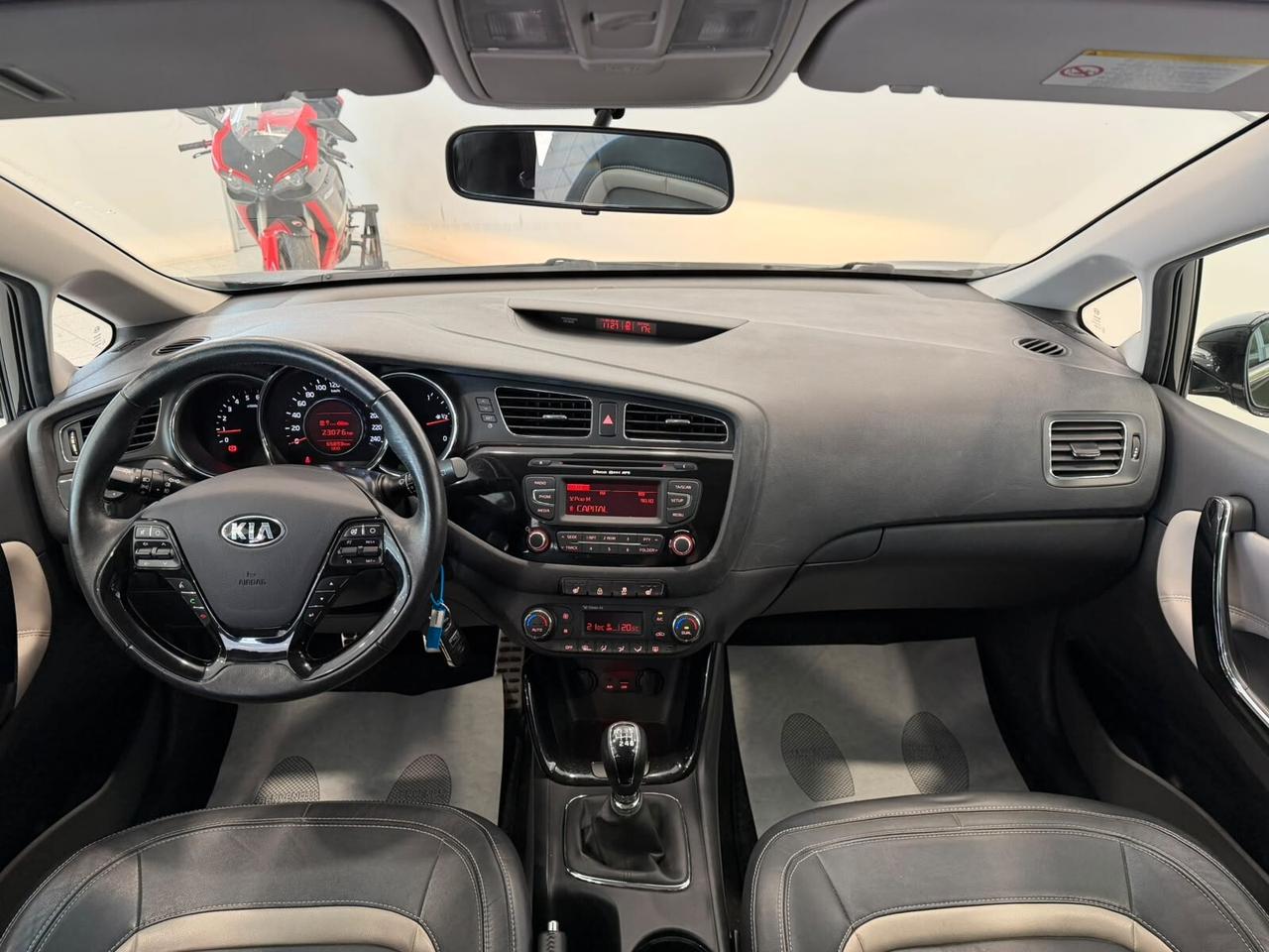 Kia Ceed cee'd 1.6 CRDi 128 CV 5 porte Platinum