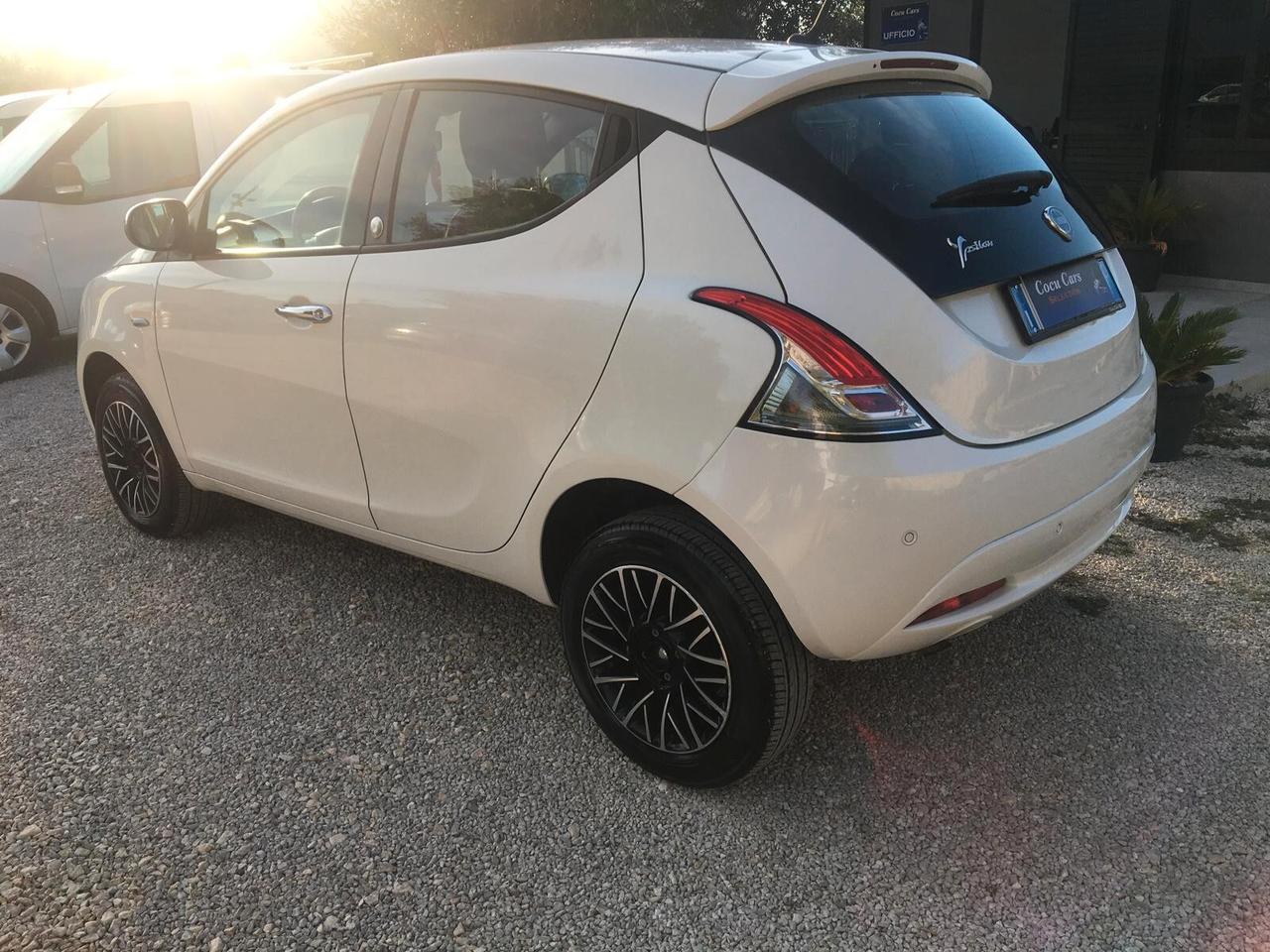 Lancia Ypsilon 0.9 TwinAir 5 porte Metano Ecochic Platinum