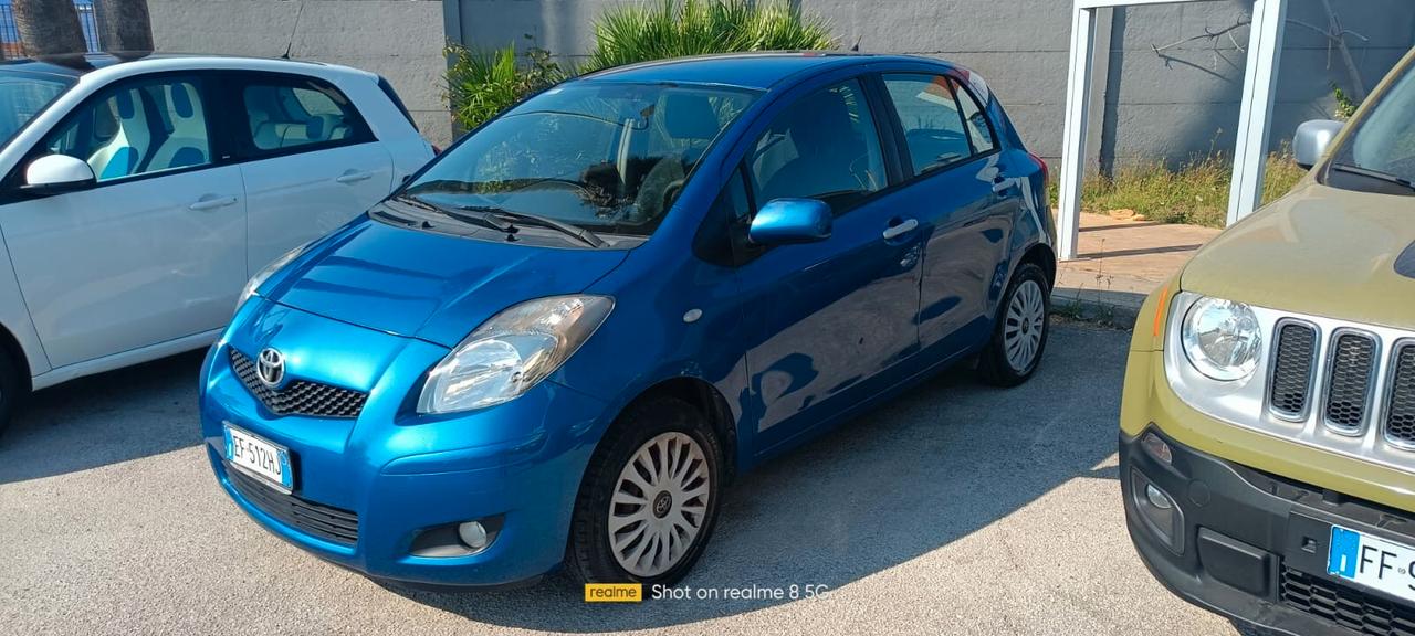 Toyota Yaris 1.0 5 porte Sol
