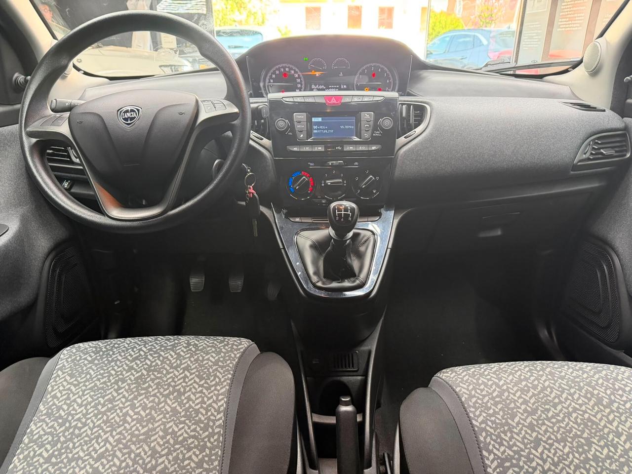 Lancia Ypsilon 1.2 69 CV 5 porte GPL Ecochic Black and Noir