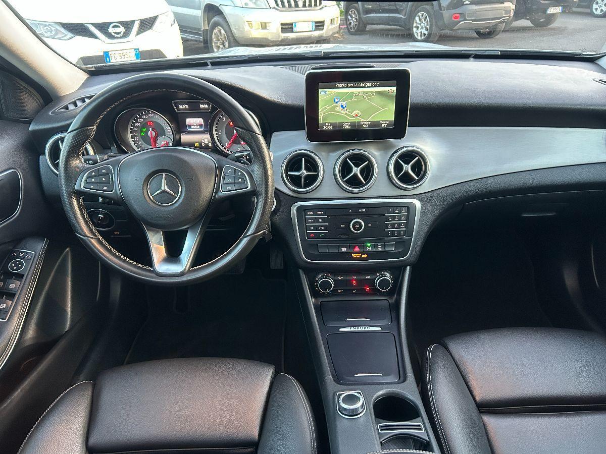 MERCEDES - Classe GLA - GLA 200 d Automatic 4Matic Premium TETTO