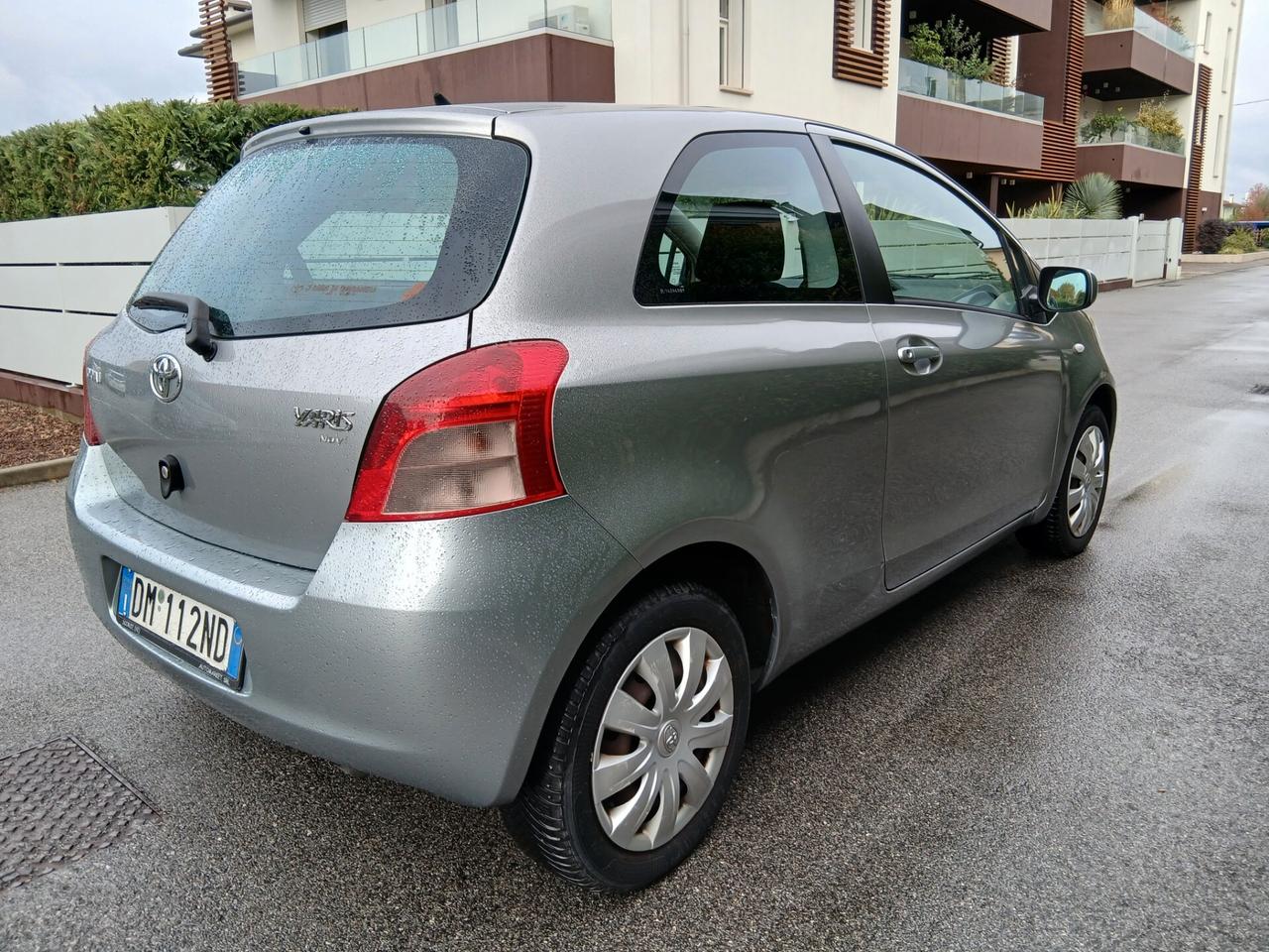 Toyota Yaris 1.3 3 porte M-MT Sol con navigatore