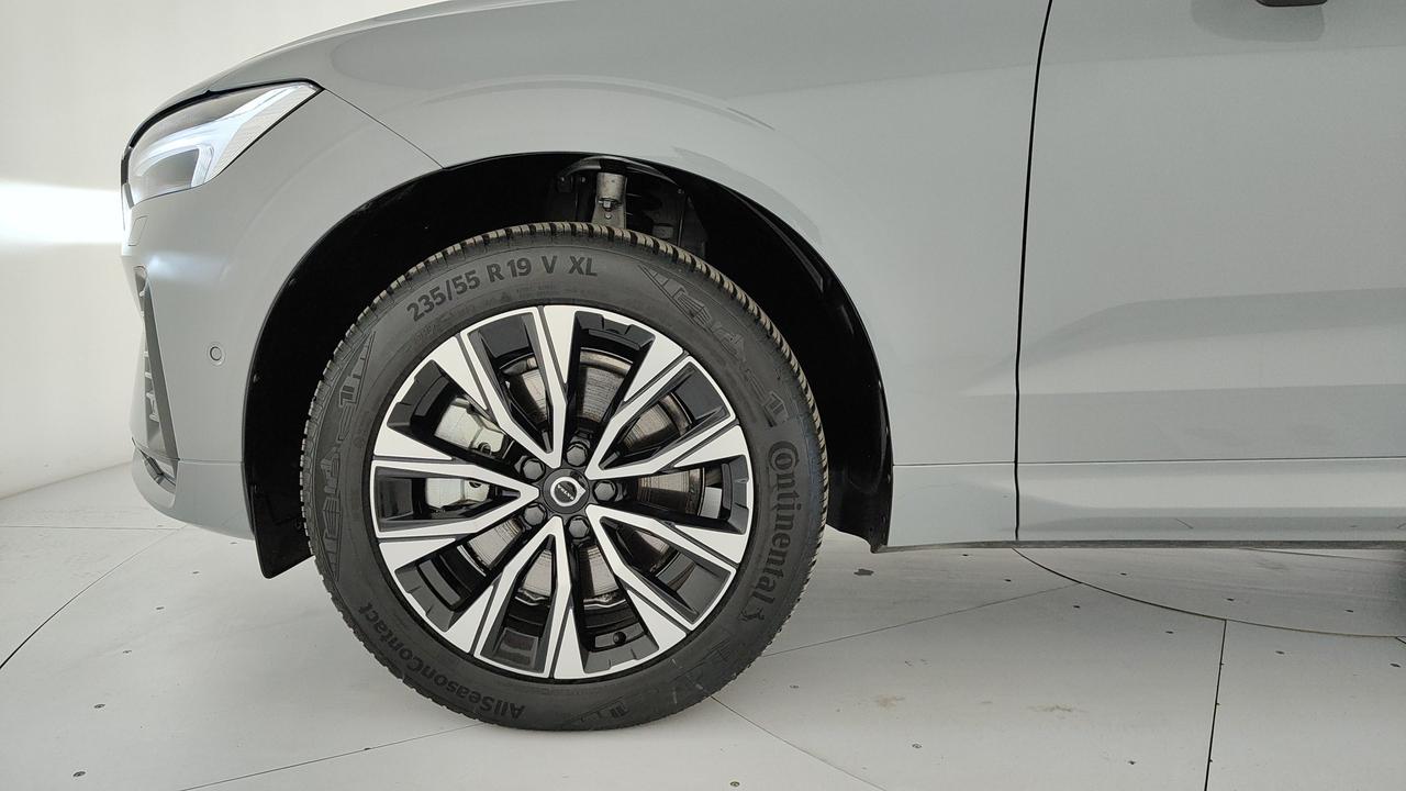 VOLVO XC60 2.0 b4 Plus Dark auto