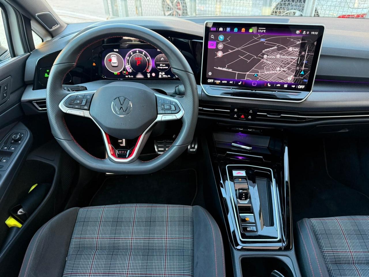 New Volkswagen Golf 8.5 GTI 2.0 TSI 265 CV