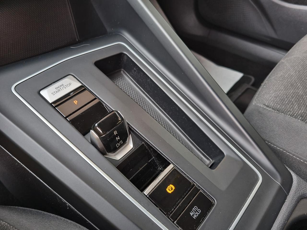 Volkswagen Golf VIII 1.0 etsi evo Life 110cv dsg