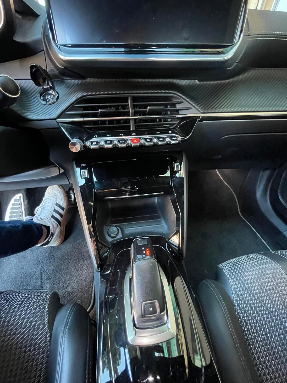 Peugeot 2008 PureTech 130 S&S EAT8 GT Line