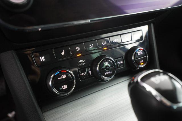 SKODA Superb Superb Wagon 1.6 TDI DSG Ambition/SCR