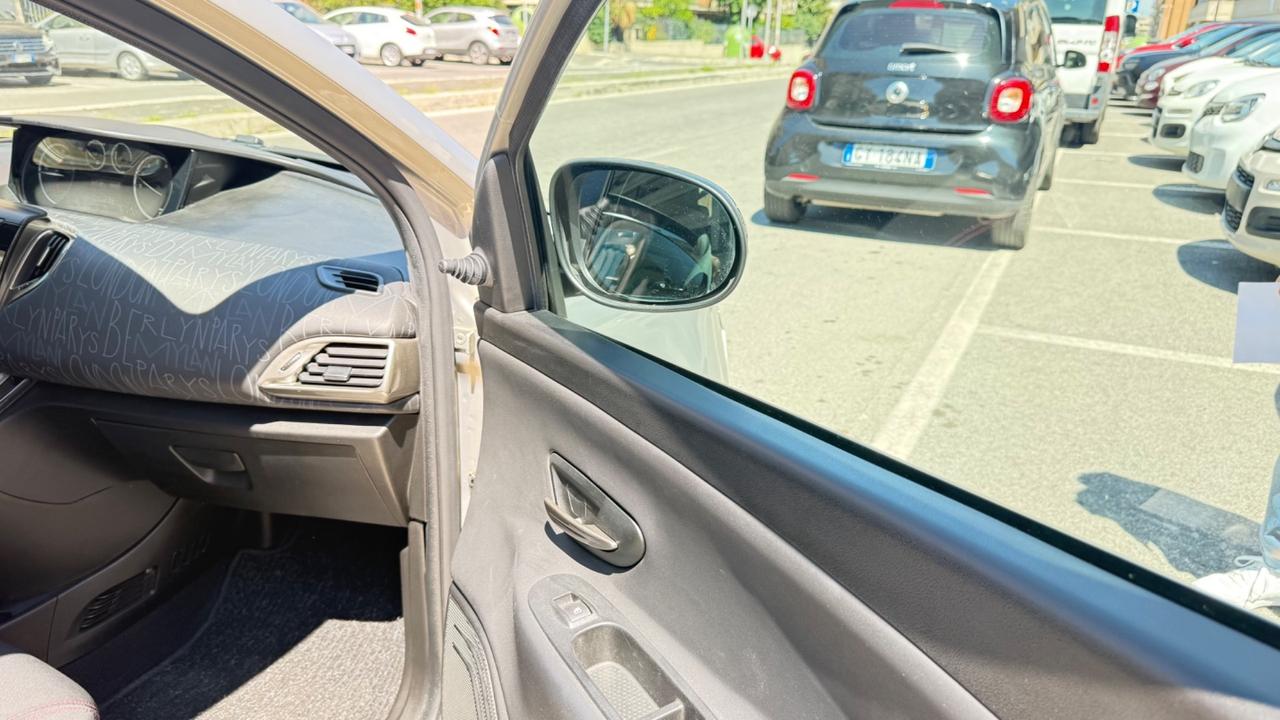 Lancia Ypsilon 1.2 69 CV 5 porte GPL Ecochic S Momodesign led pdc