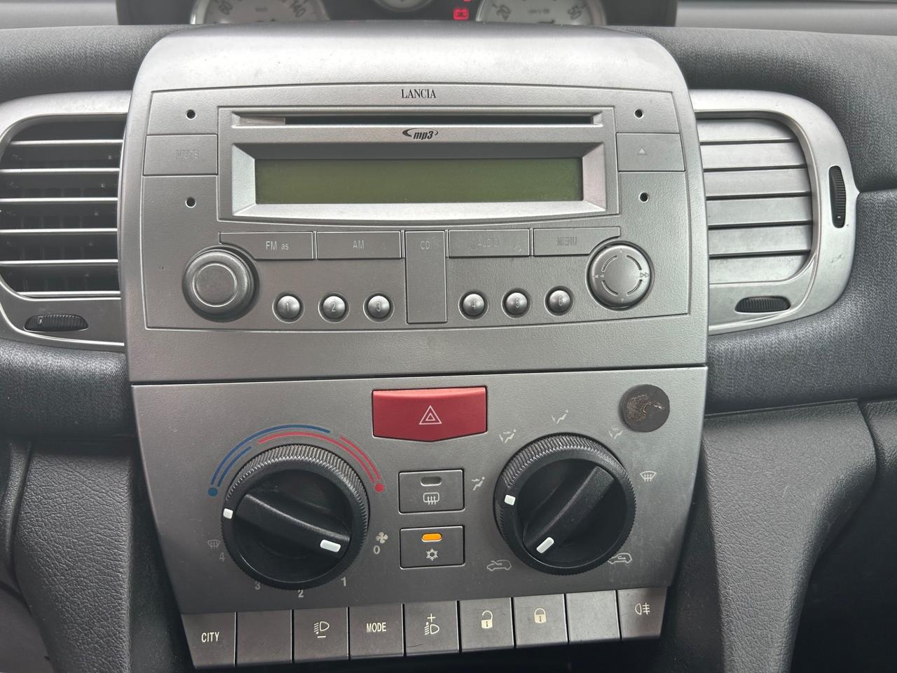 Lancia Ypsilon 1.3 MJT 90 CV Platino