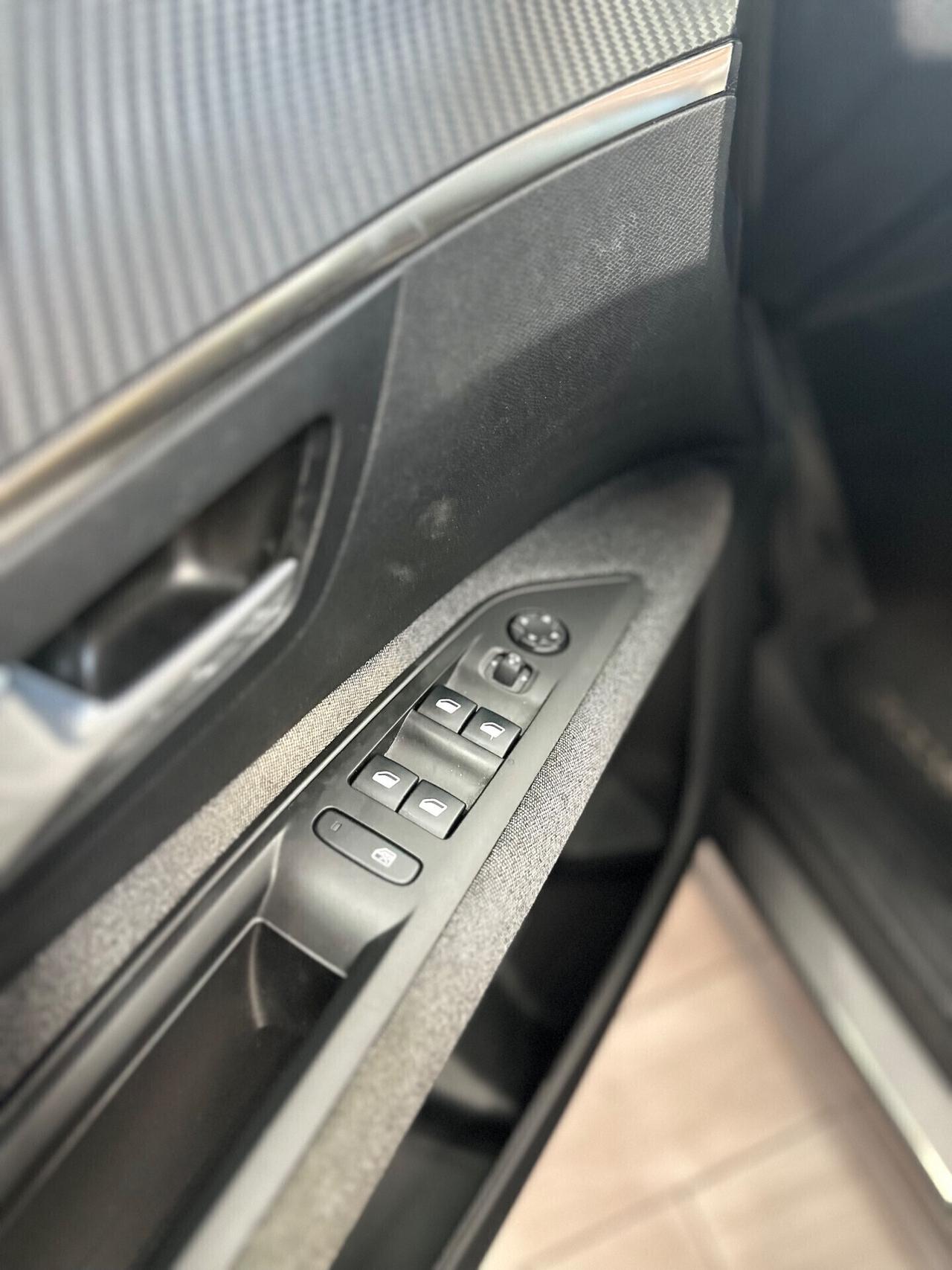 Peugeot 3008 1.5 130cv