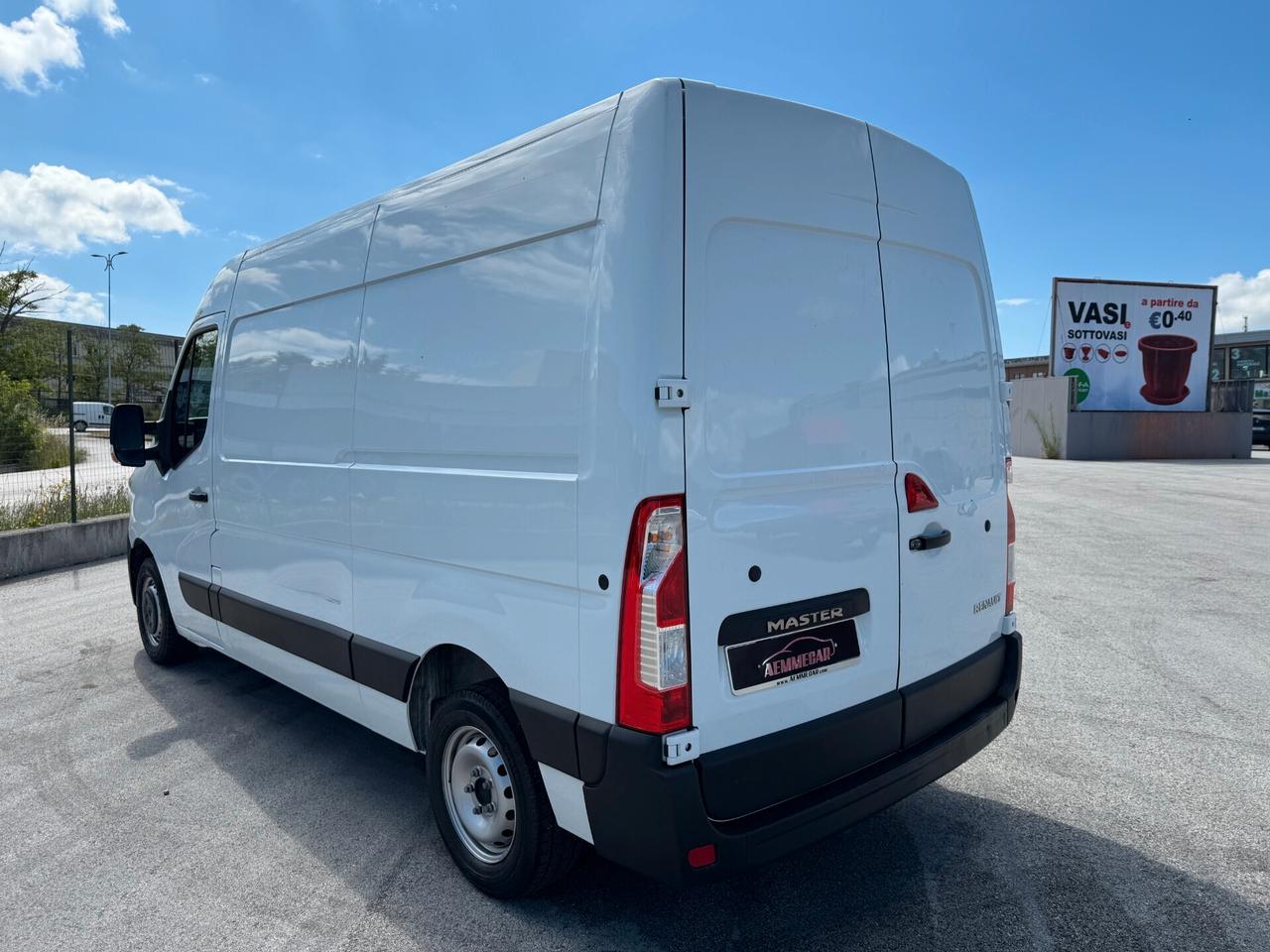 RENAULT Master T35 2.3 dCi 135 14.680 IVA ESCLUSA