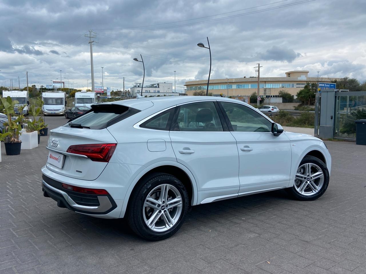 Audi Q5 Sportback 40 2.0 TDI quattro s-line s-tronic