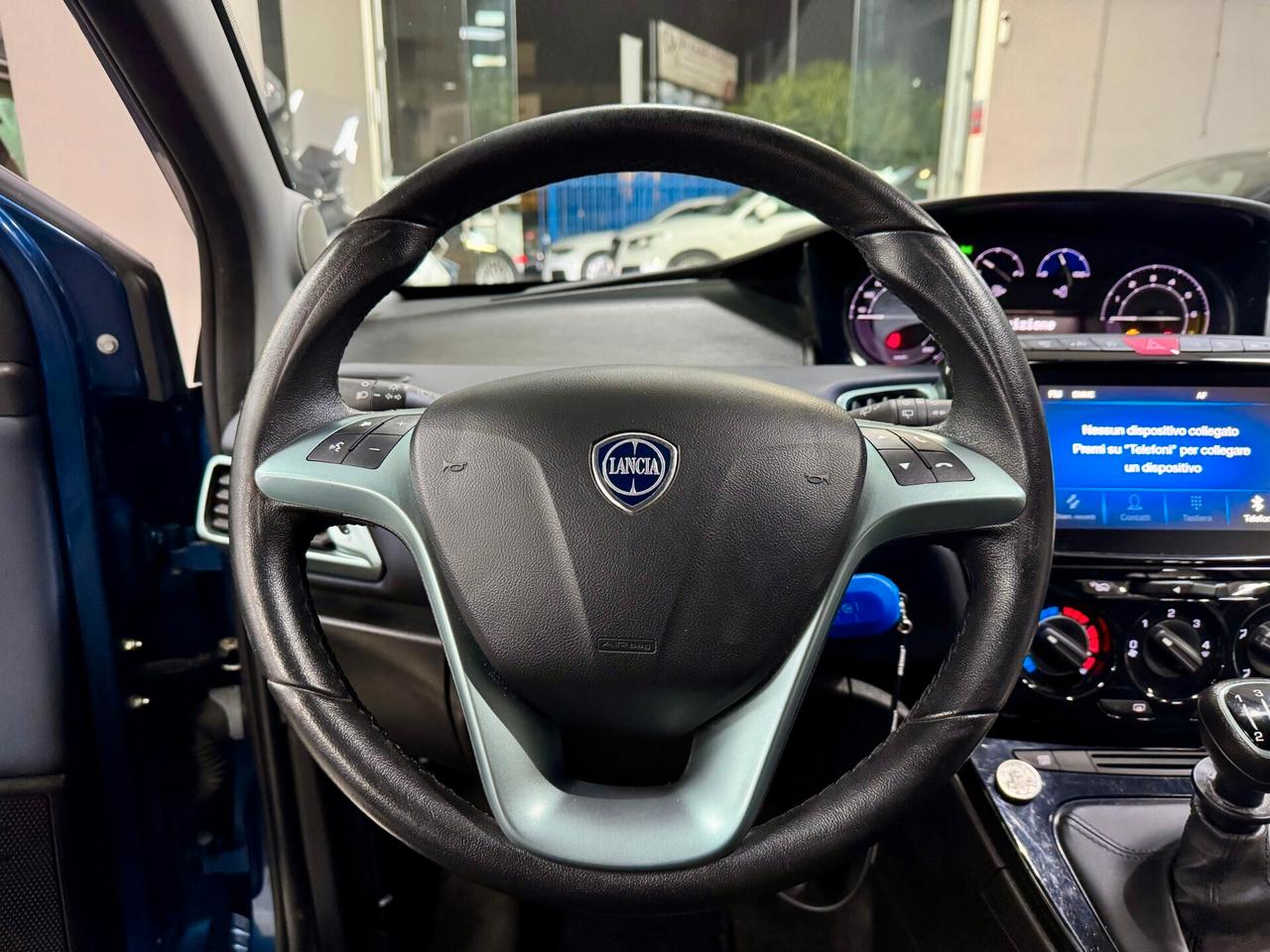 Lancia Ypsilon 1.0 FireFly S&S Hybrid 2023